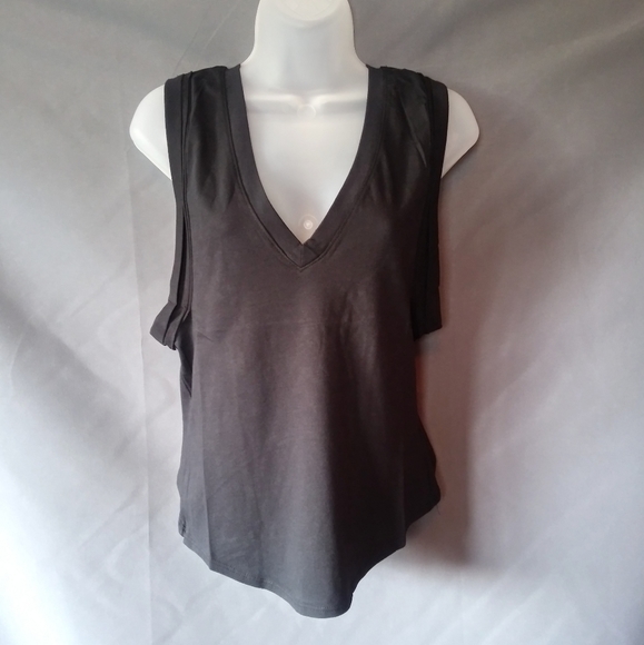 Free People Tops - Free People V-neck top medium